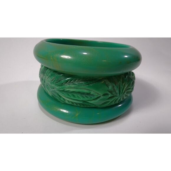 Neiman Marcus Lee Angel Resin Green Shimmer Bangle Set of 3 Bracelet Set NWT 256 - Picture 3 of 14